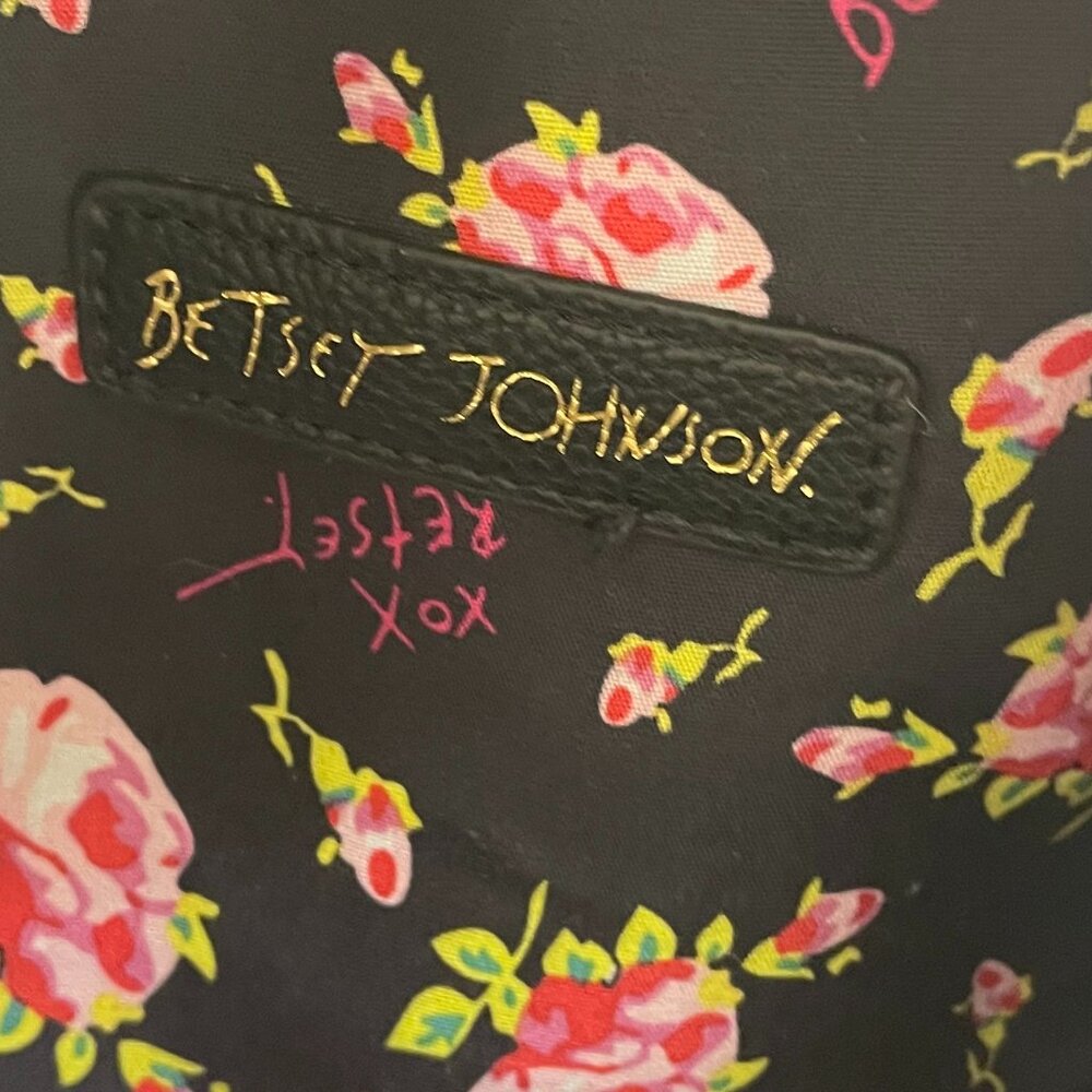 Betsy Johnson Blk/Wht Plaid w/Red Roses Dog Face Mini Backpack w/Card Case - Picture 9 of 13